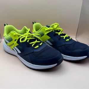 Men’s Reebok Sneakers in Navy and Neon Yellow size 6